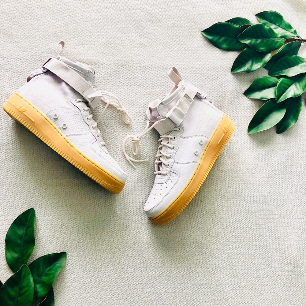 NWT Nike • Air Force 1 GRAYISH White Size 8.5